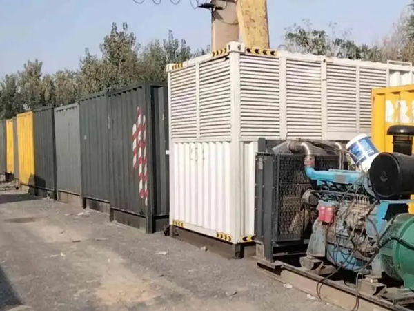 麻阳200KW柴油发电机机组每小时油耗是多少？